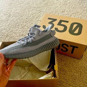 Yeezy 350 brand new size 9,5